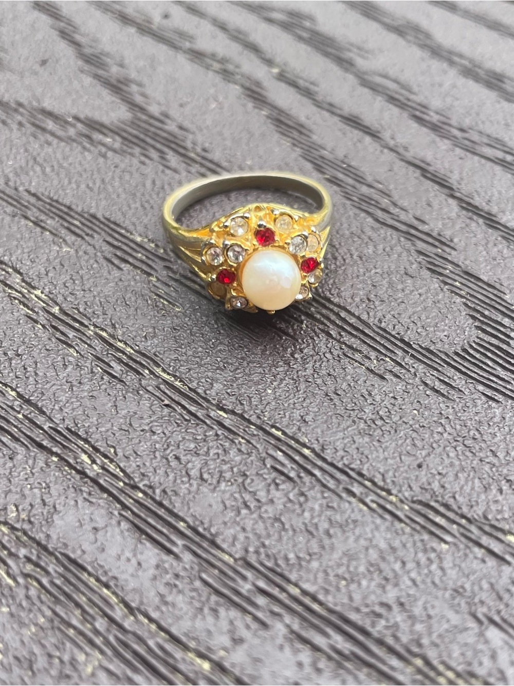 Cocktail Ring with Faux Ruby, Pearl, and Rhinestone in 18 KG plating, 6 - Picture 4 of 10